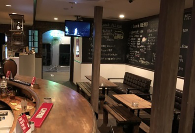 CAFE & BAR REVE
